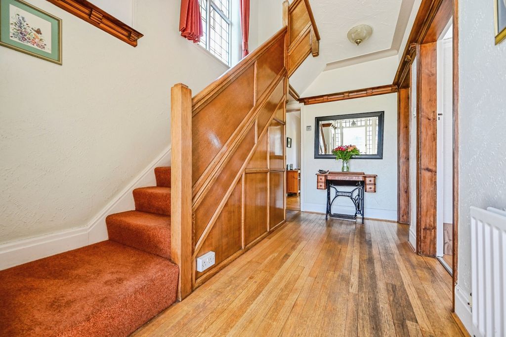 Property photo 3 of 30 Pbox-Img.Jpg