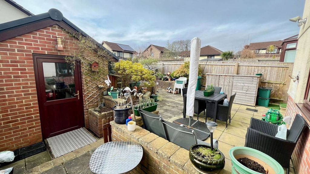Property photo 3 of 12
