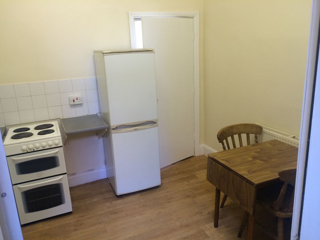 Property photo 3 of 4 Kitchen