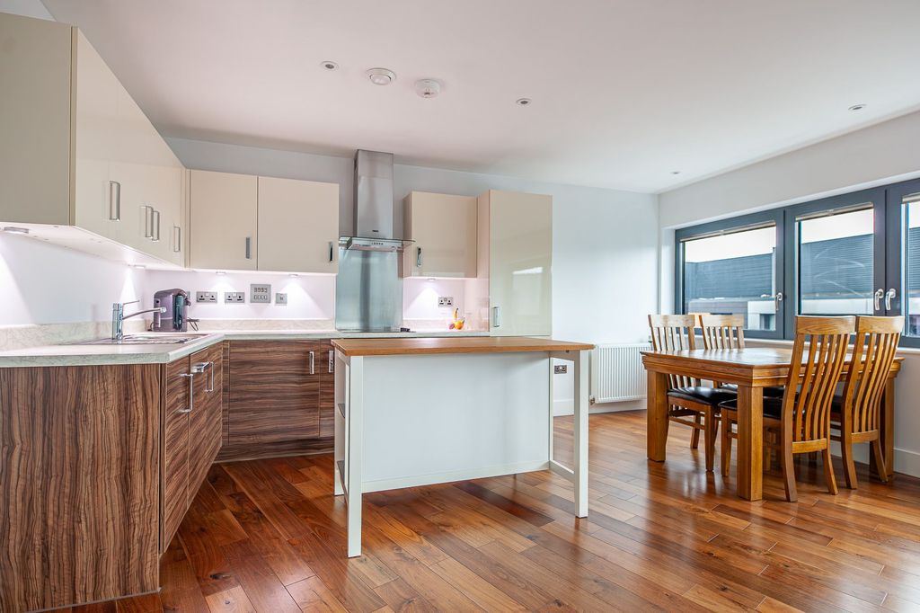 Property photo 2 of 14 Kitchen Diner