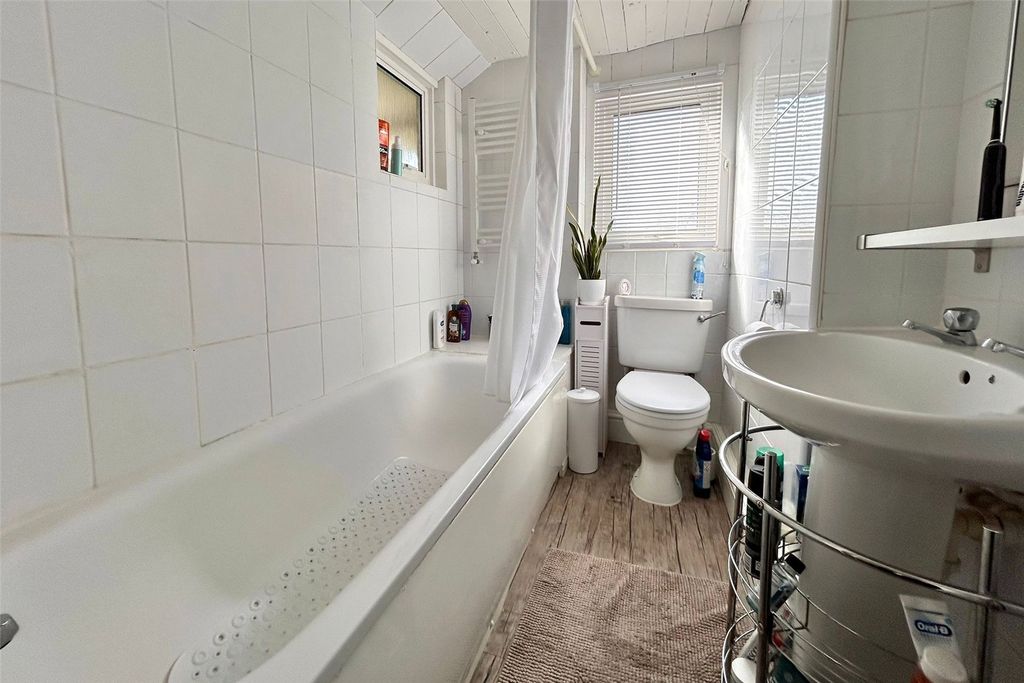 Additional image 11 of 3 bed semi-detached house for saleInstitute Road, Aldershot, Hampshire GU12
