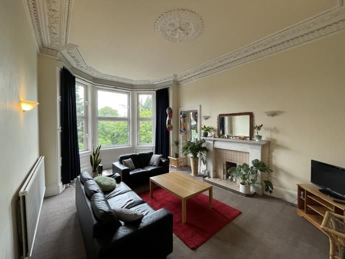 Property photo 1 of 12 Living Room
