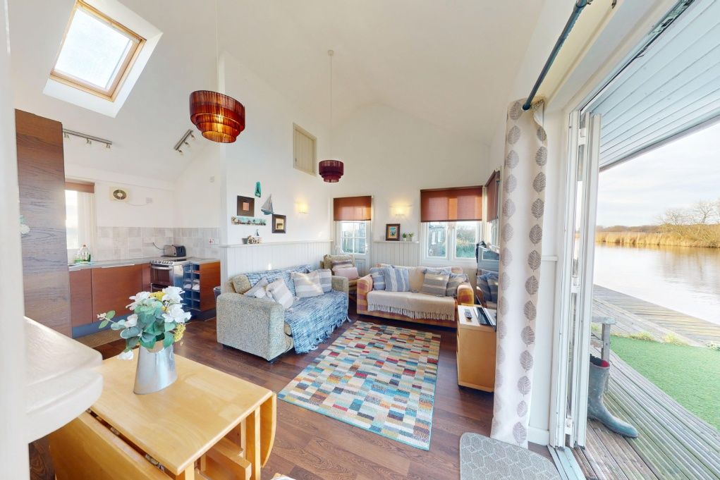 Property photo 2 of 21