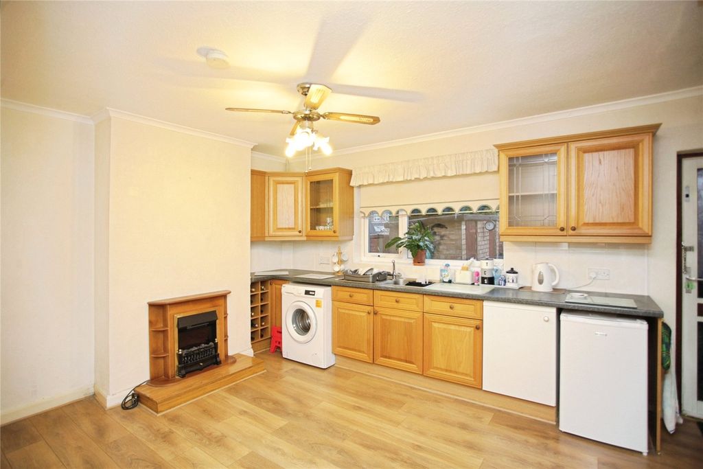 Property photo 3 of 19 Picture No. 05