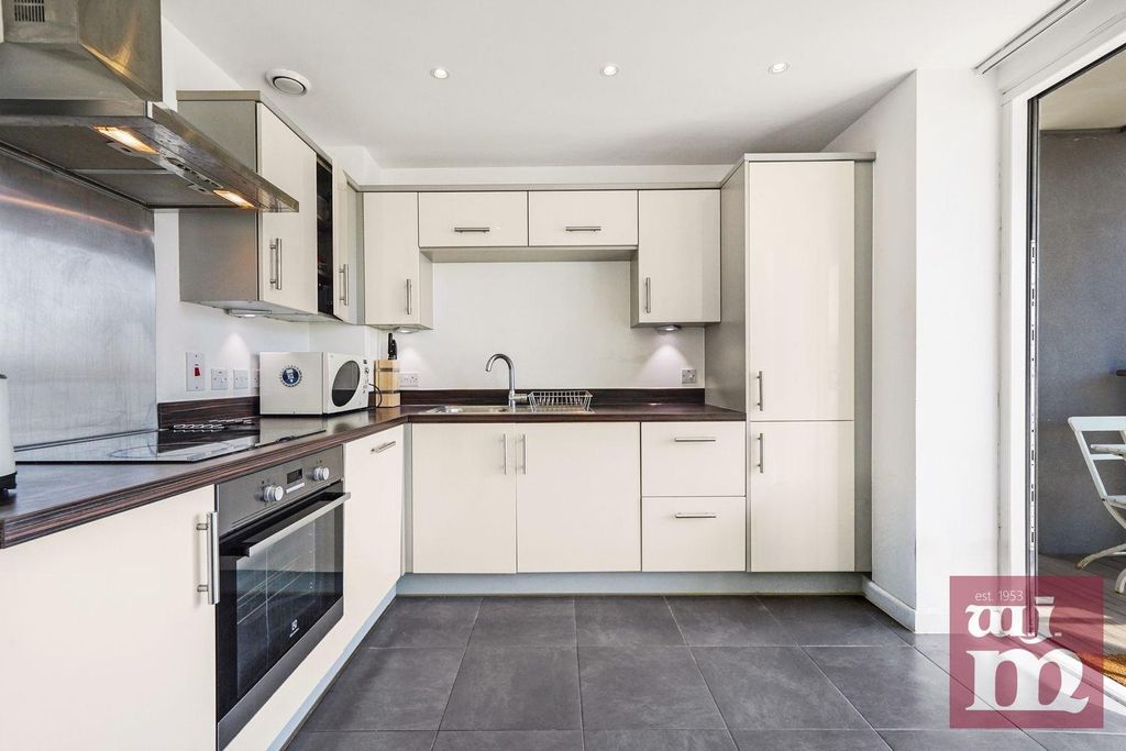 Property photo 3 of 13 Kitchen