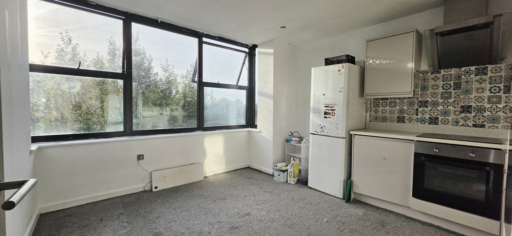 Property photo 1 of 4