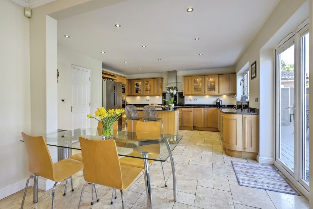 Property photo 3 of 18