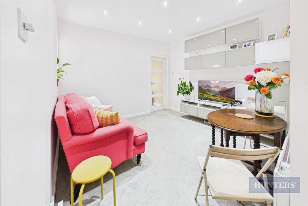 Property photo 2 of 13 Pbox-Img.Jpg