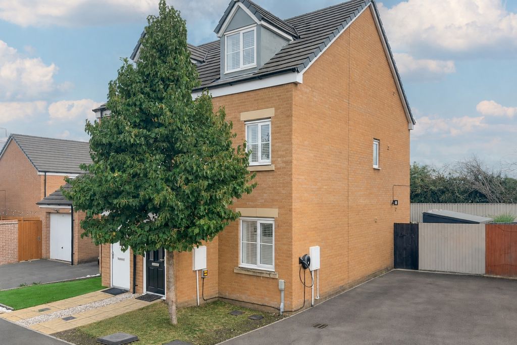 Property photo 1 of 15 Leadshot