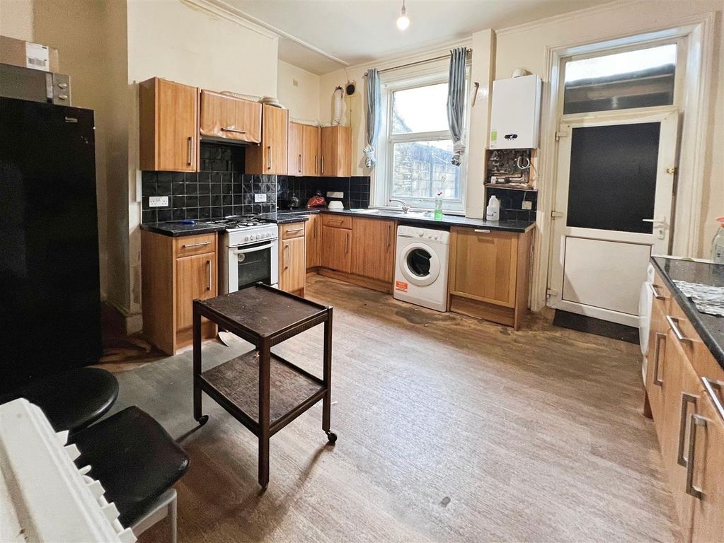 Property photo 3 of 11 Communal Dining Kitchen