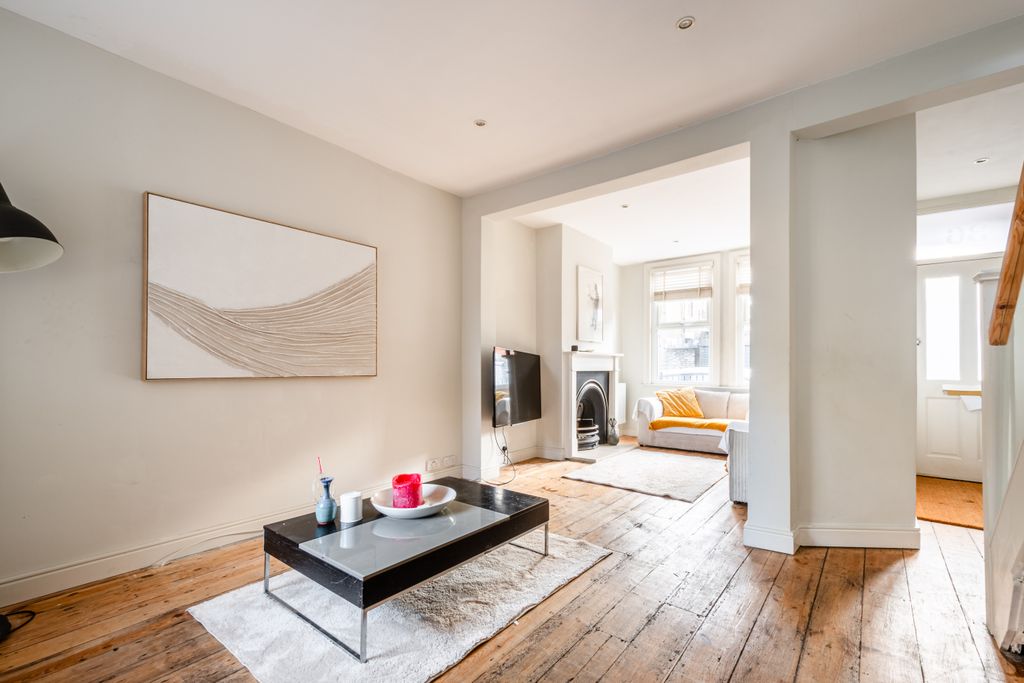 Property photo 3 of 17 3