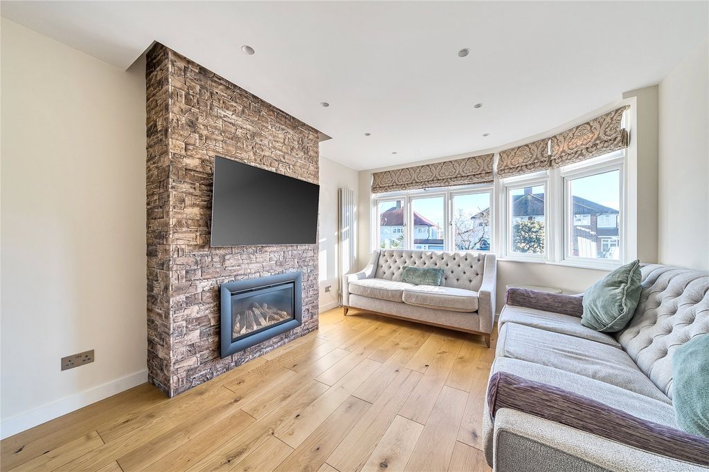 Property photo 2 of 21 Picture No. 31