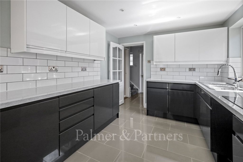 Property photo 3 of 22 Picture No. 04
