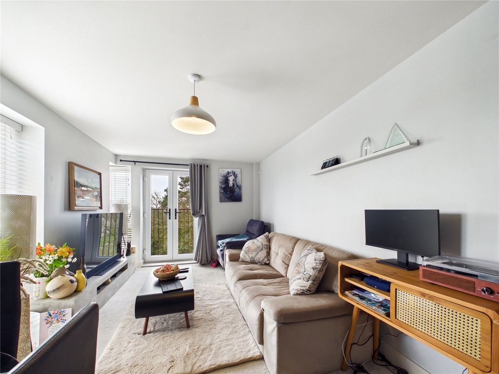 Property photo 3 of 15 Picture No. 11