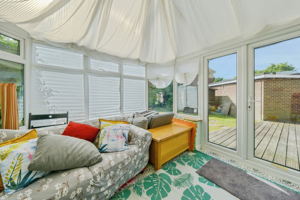 Property photo 2 of 21 Conservatory