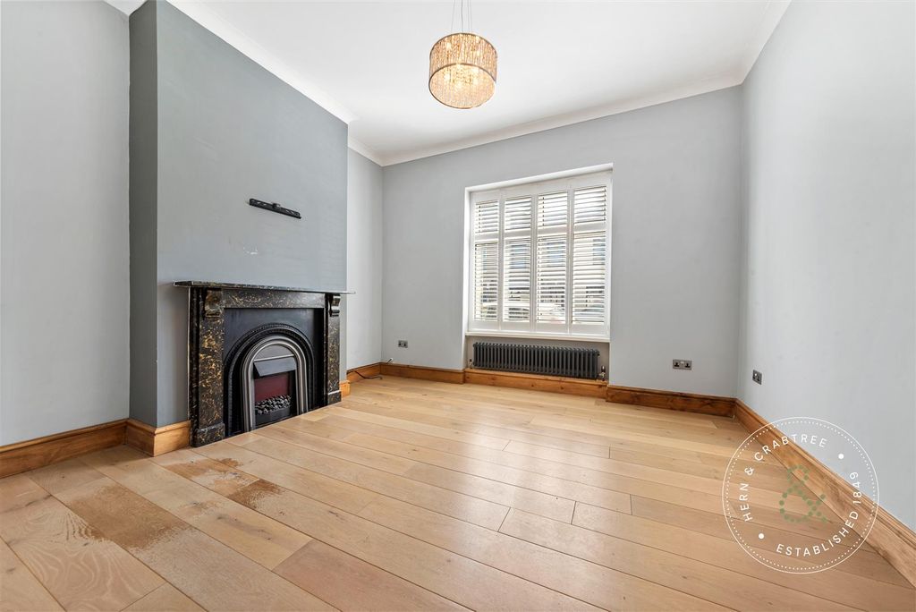 1 bed flat for saleLower Cathedral Road, Cardiff CF11 photo 4