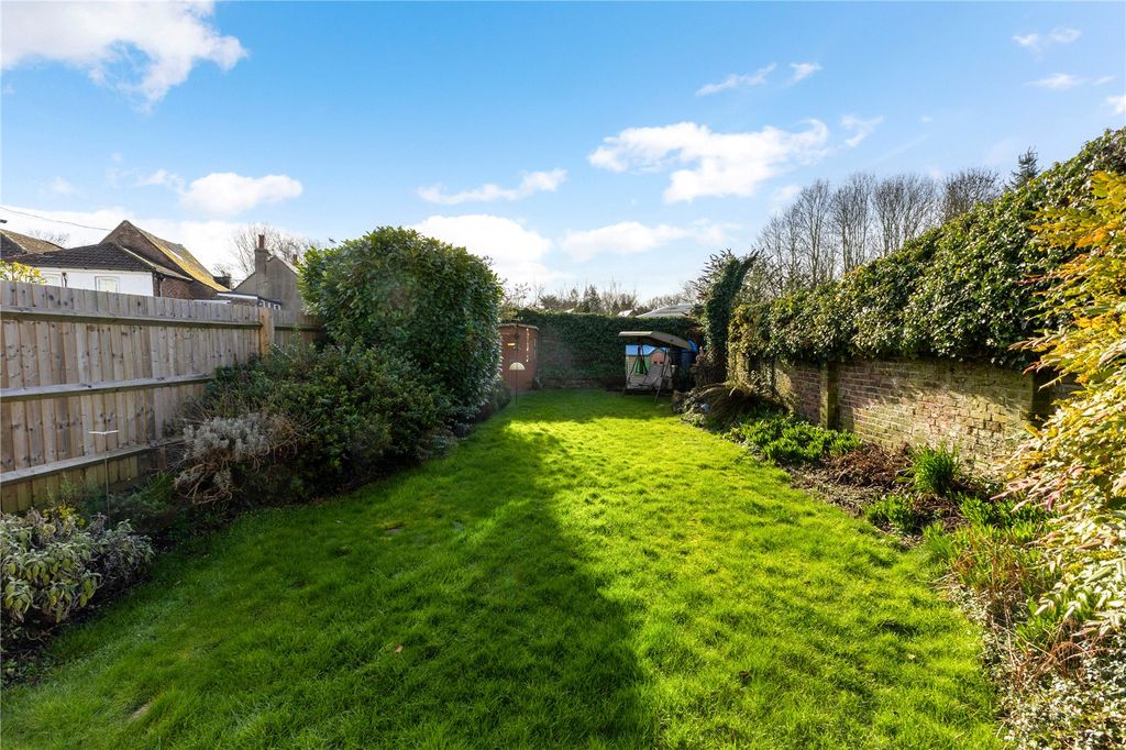 Property photo 2 of 16 Garden