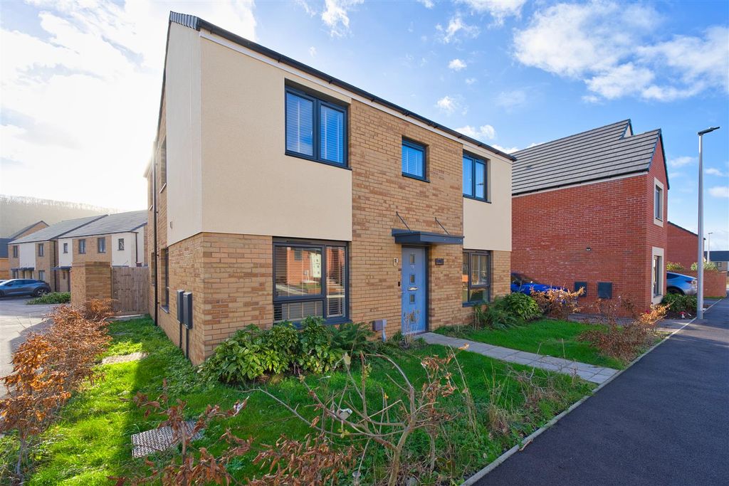 Property photo 1 of 21 Front Elevation