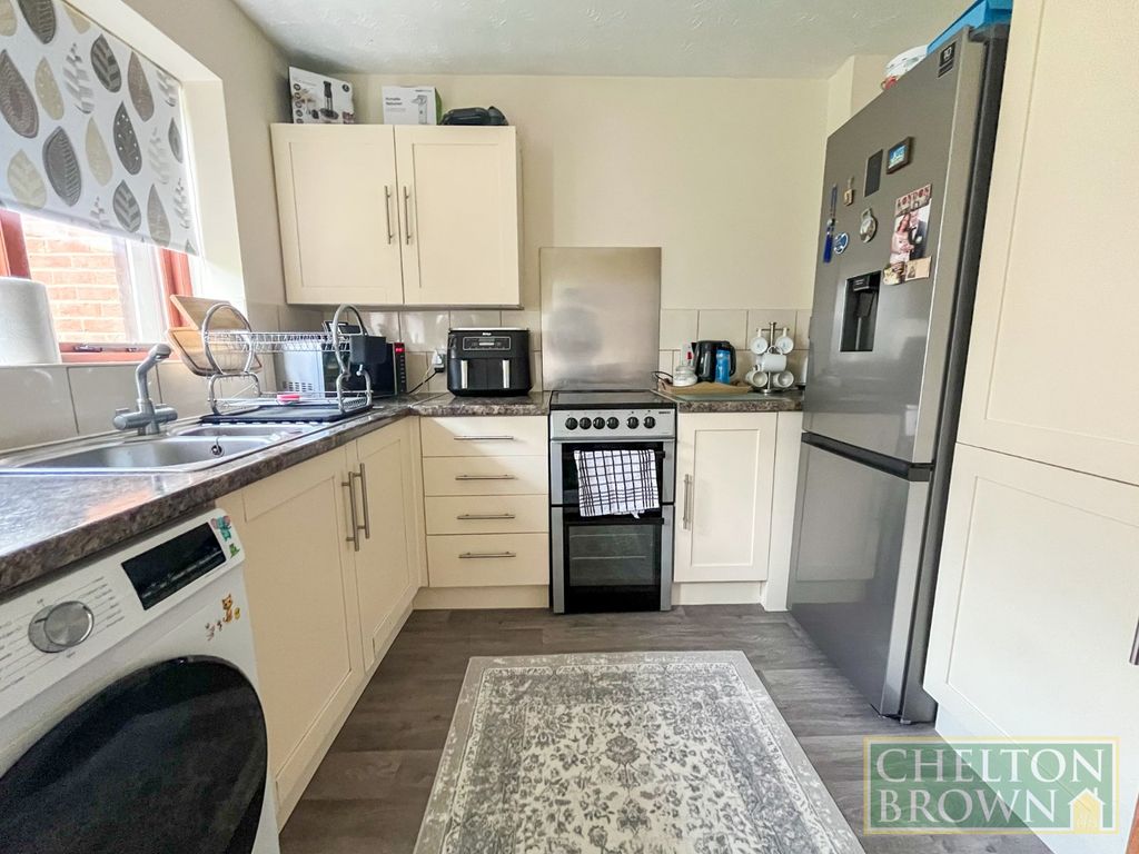 Property photo 2 of 13 Picture No. 15