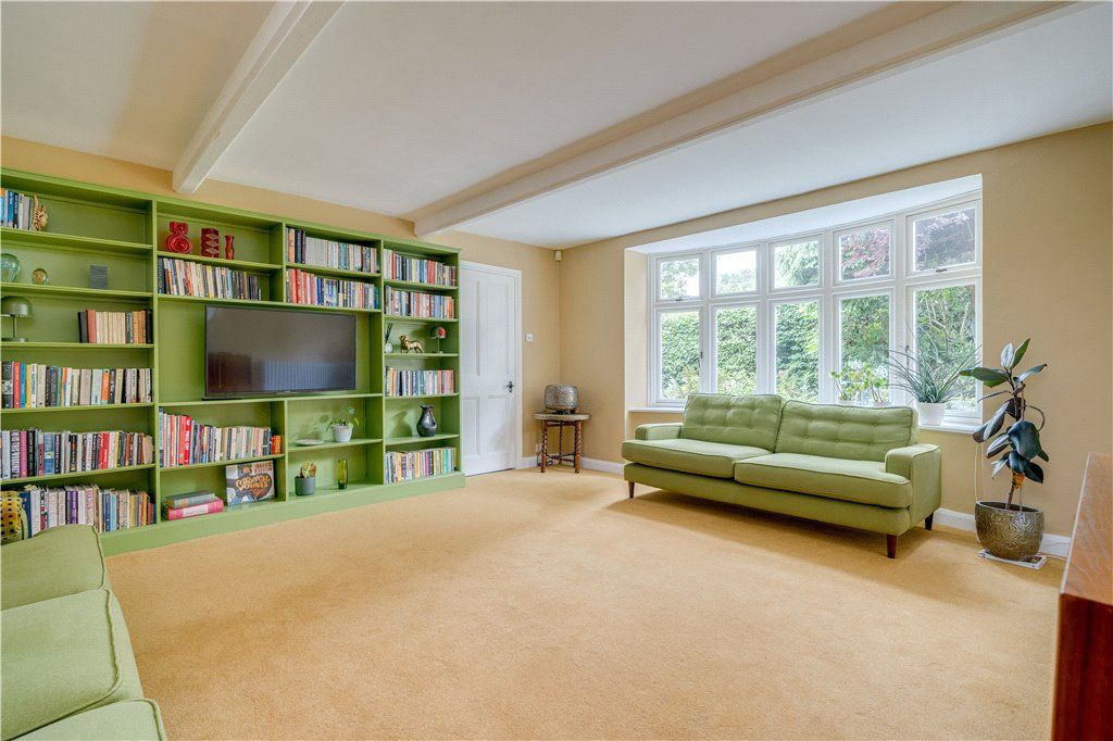 Property photo 2 of 30 Sitting Room
