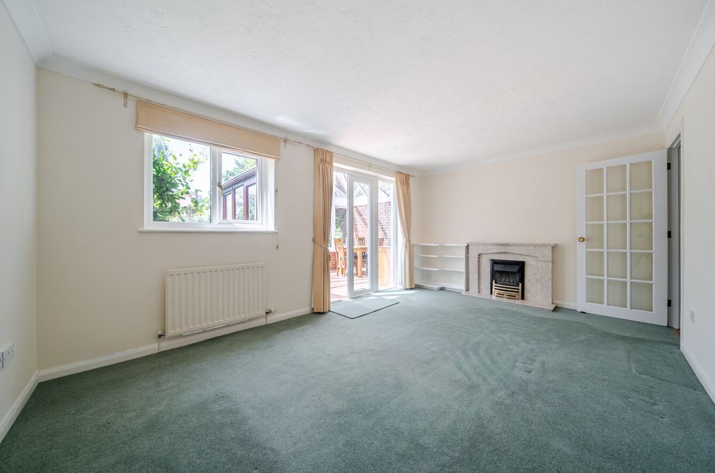 Property photo 2 of 33 1486496-18-6A4Cf5...