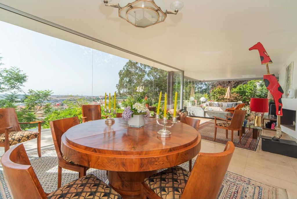 Property photo 2 of 44