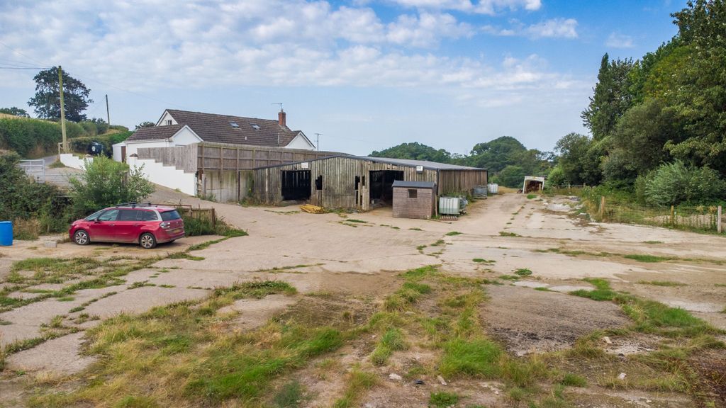 Property photo 3 of 13