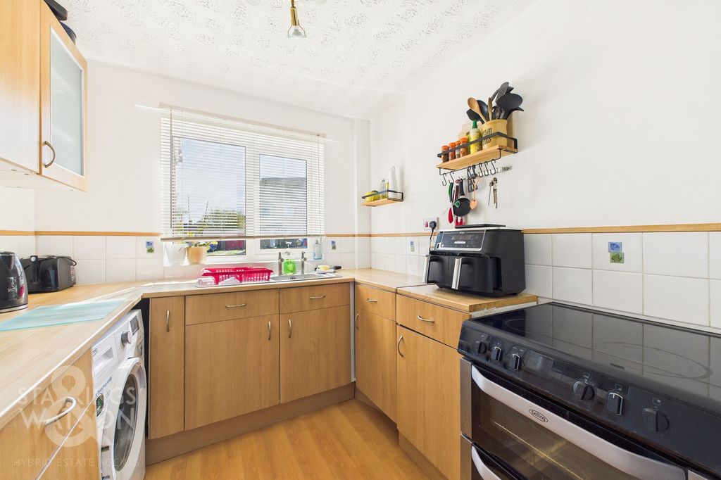 Property photo 3 of 20