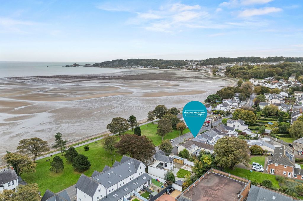 Property photo 2 of 24