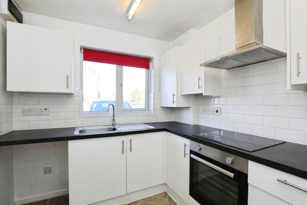 Property photo 2 of 15 Pbox-Img.Jpg