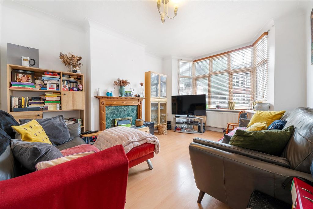 Property photo 3 of 12 Sherringham Road-5.Jpg