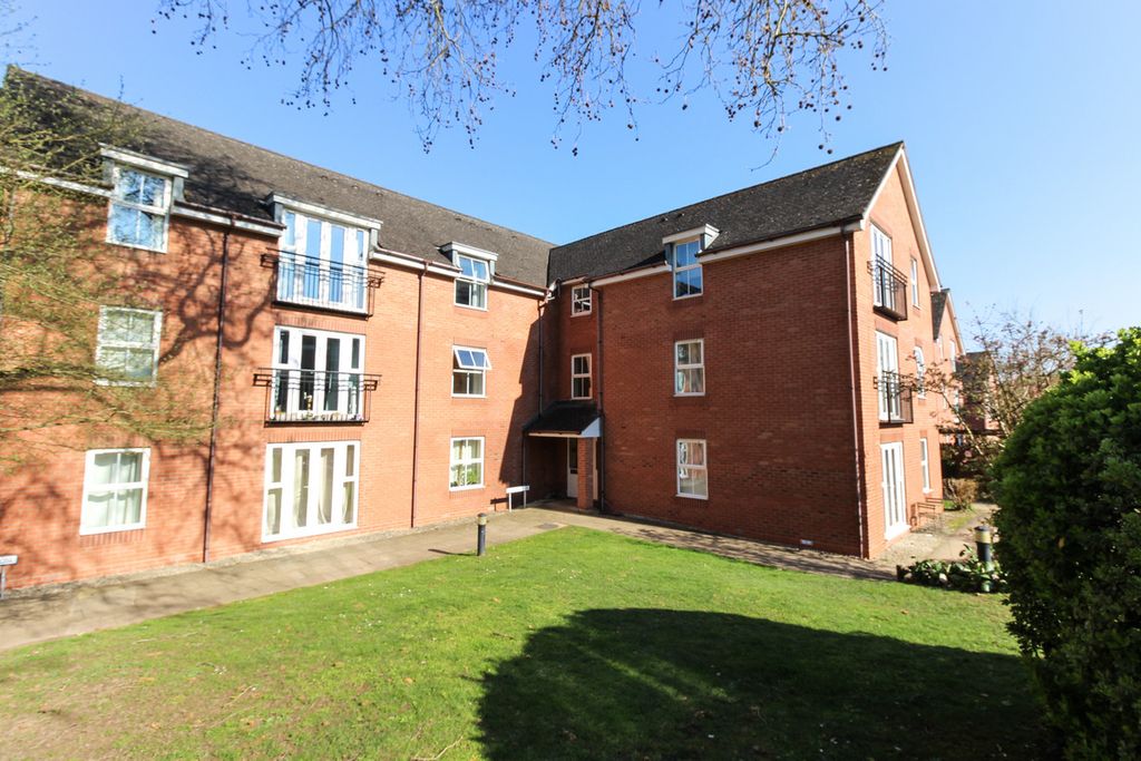 Property photo 1 of 12