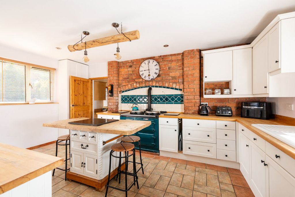 Property photo 2 of 19 Kitchen/Dining Room