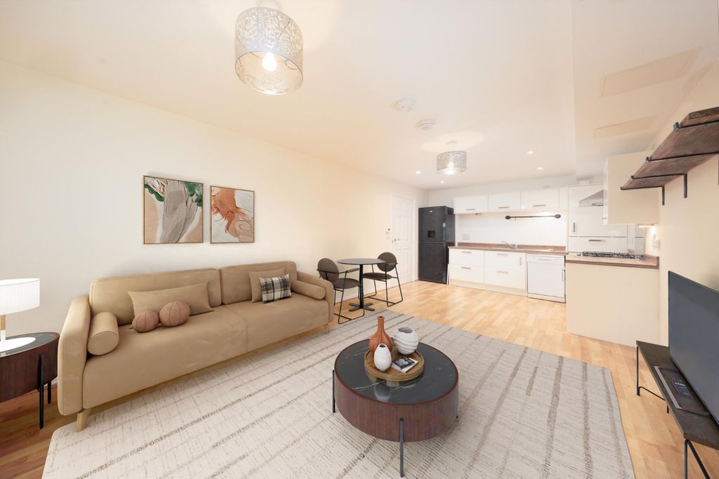 Property photo 3 of 11 Picture 3