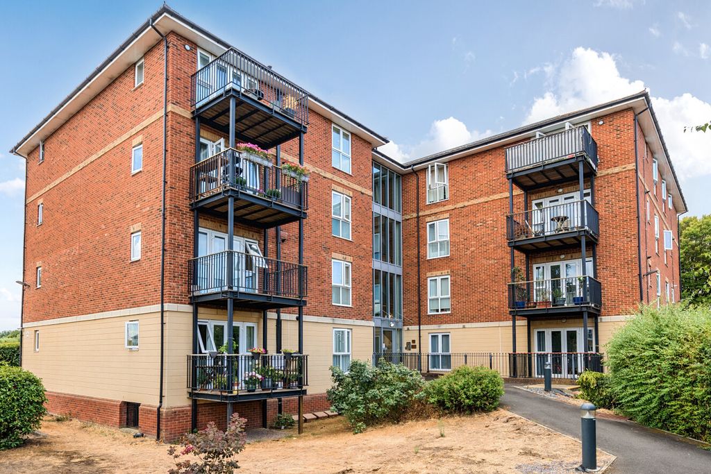 Property photo 1 of 8 1510502-16-6A85Aa...