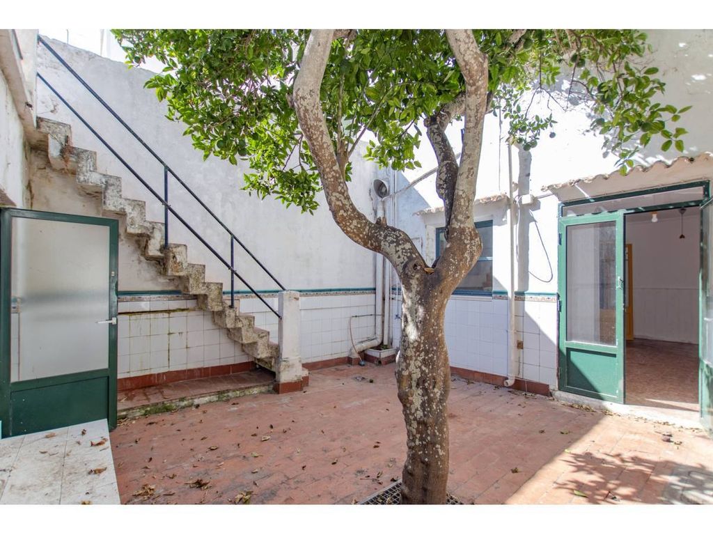 Property photo 2 of 30