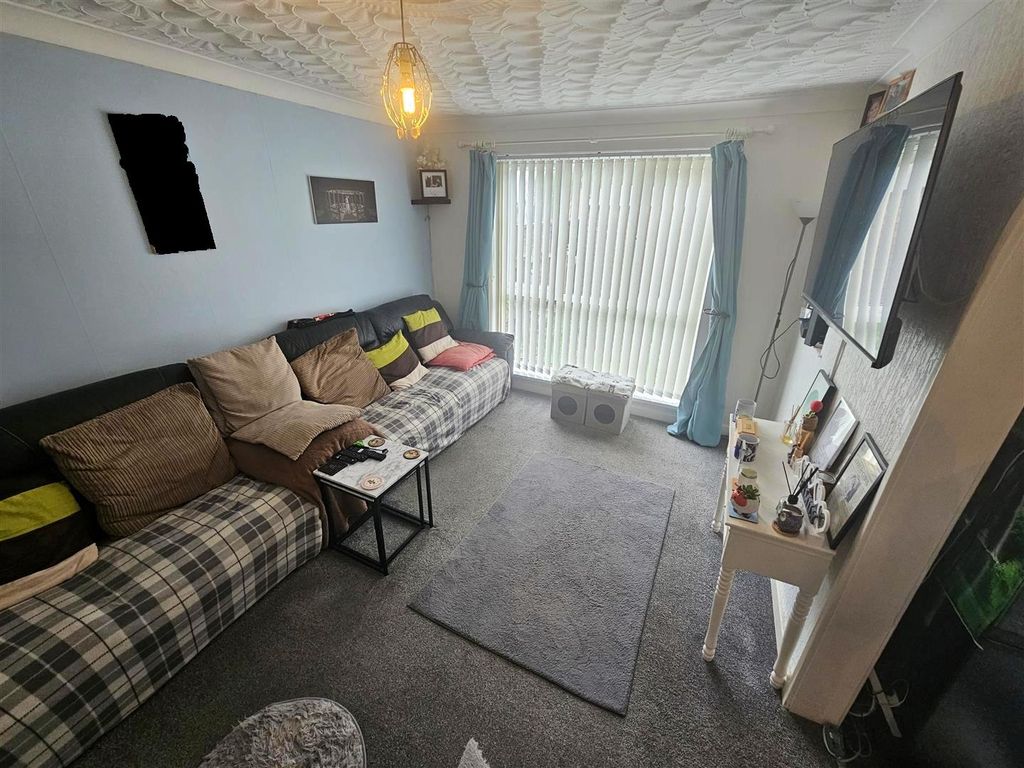 Property photo 3 of 15 7 Oakway.Png