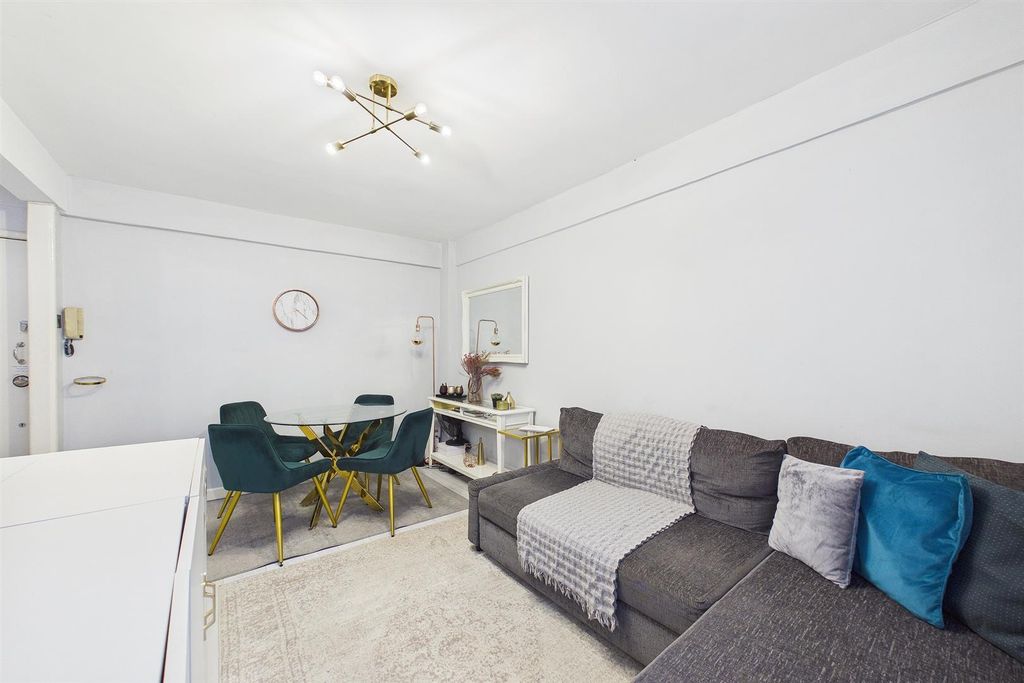 Property photo 3 of 9 Cam03736G0-Pr0250-Still002.Jpg