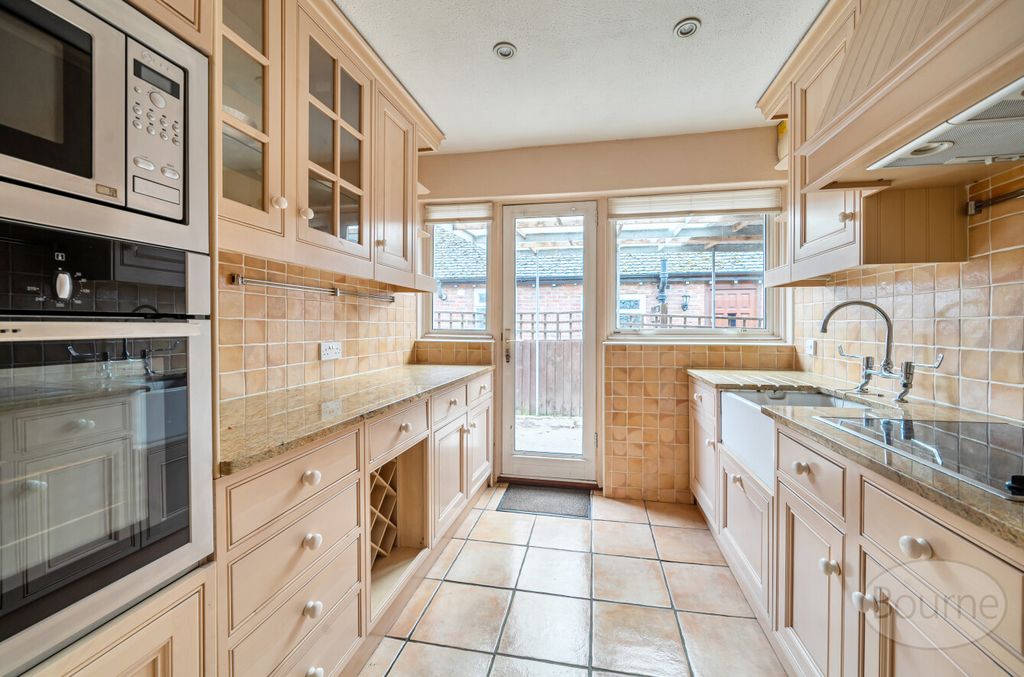 Property photo 3 of 15 31E30Bb8-B5F5-41B...