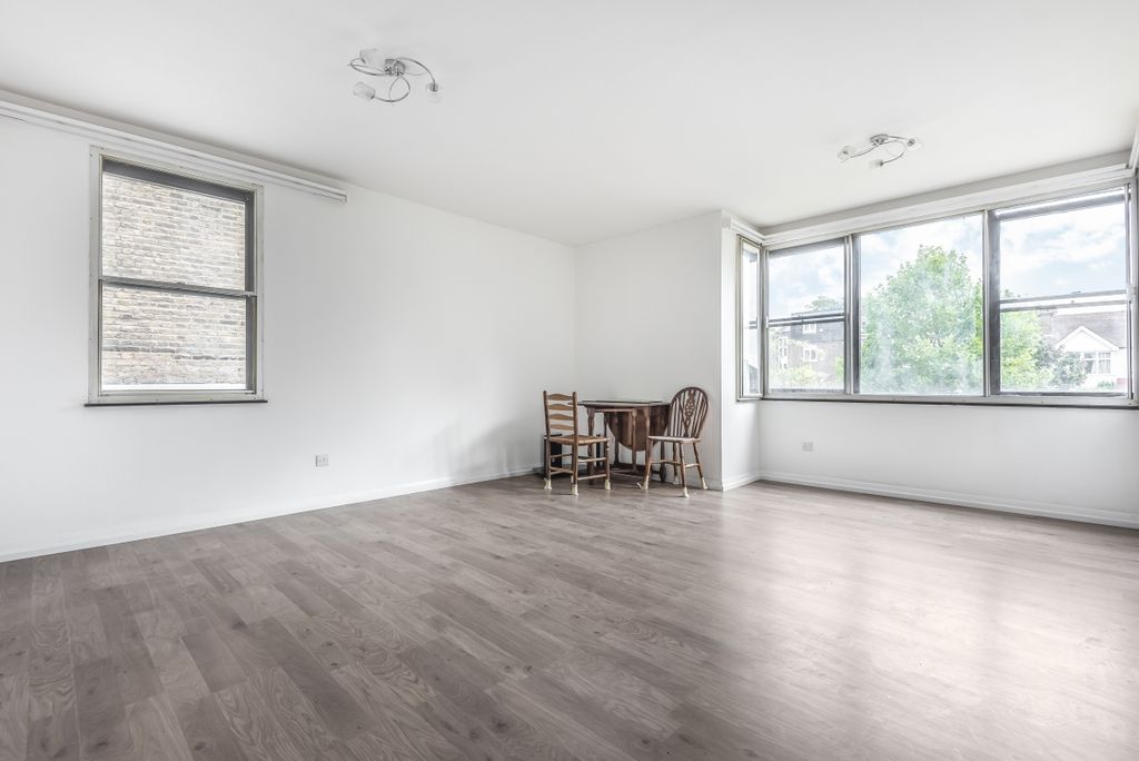 Property photo 2 of 6 637154 (2)