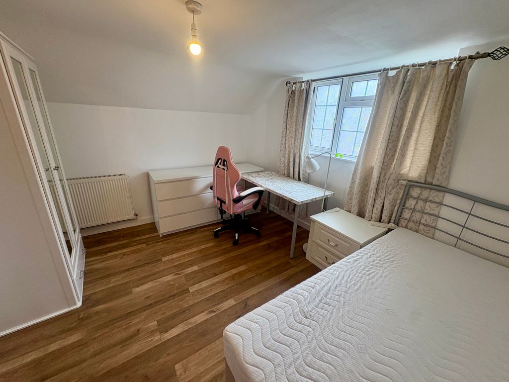 Property photo 1 of 7 Img_5871