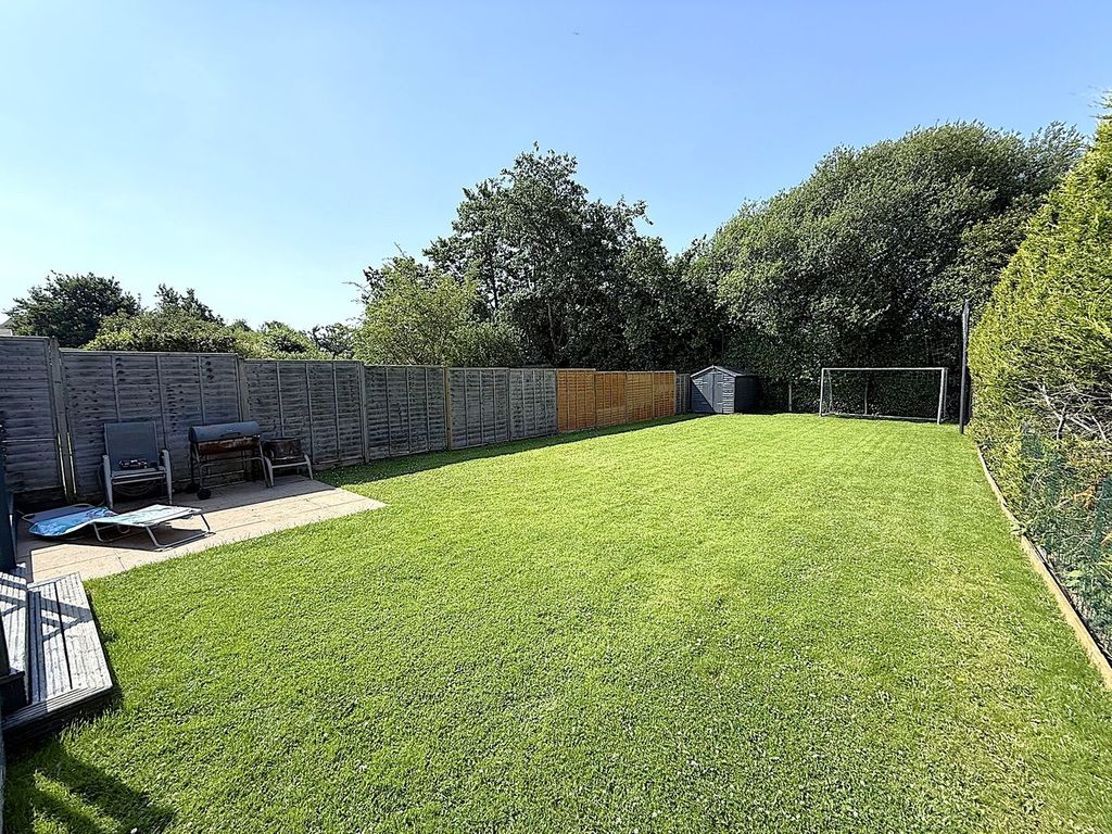 Property photo 2 of 33