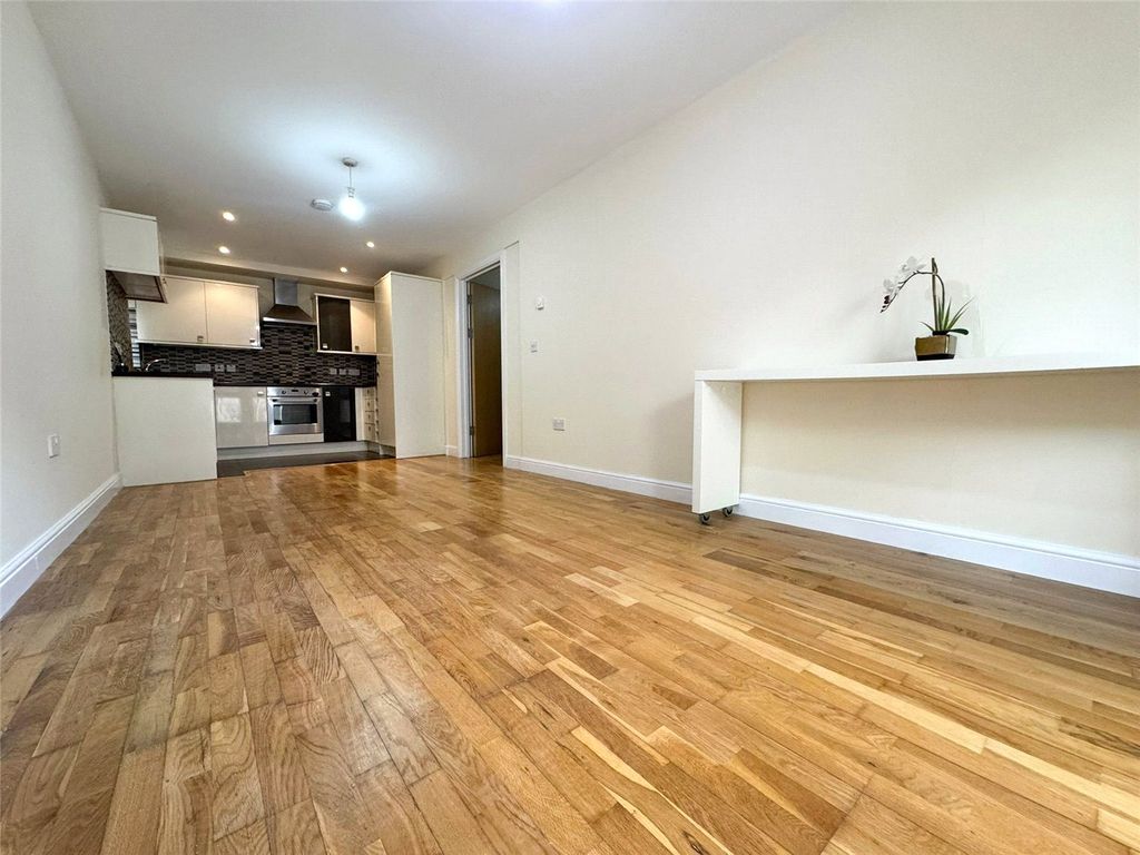 Property photo 2 of 10 Picture No. 01