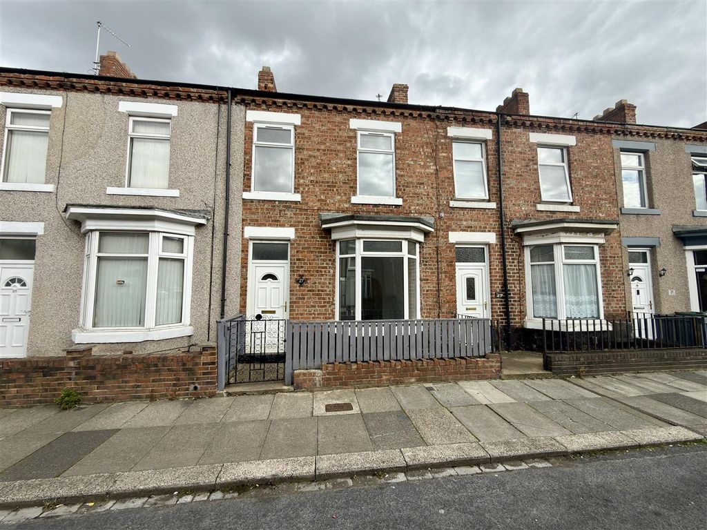 Property photo 1 of 9 Externally