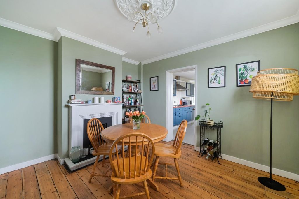 Property photo 3 of 17 Lower Court Road