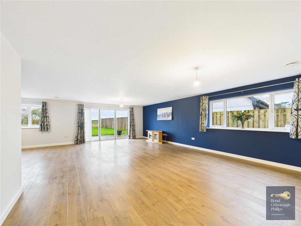 Property photo 3 of 23 Picture No. 03