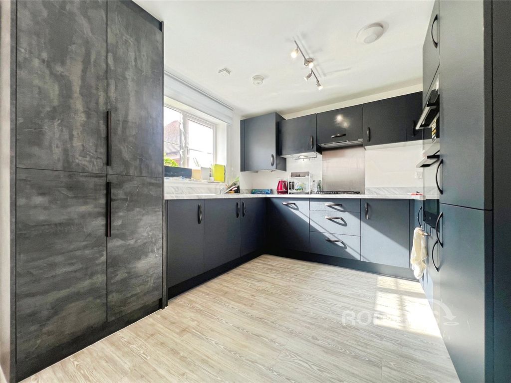 Property photo 2 of 15 Picture No. 10