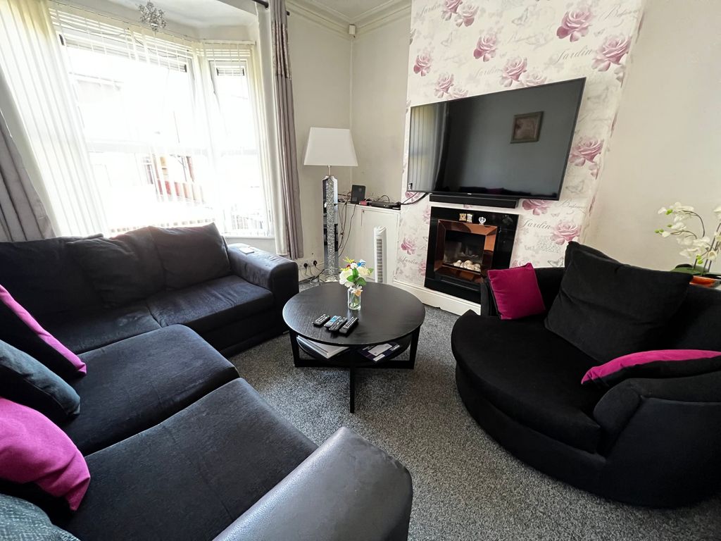 Property photo 2 of 9