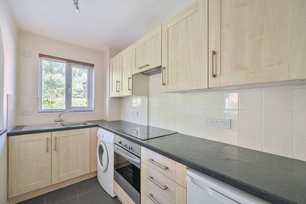 Property photo 2 of 20 1321504-9-686d3Da...