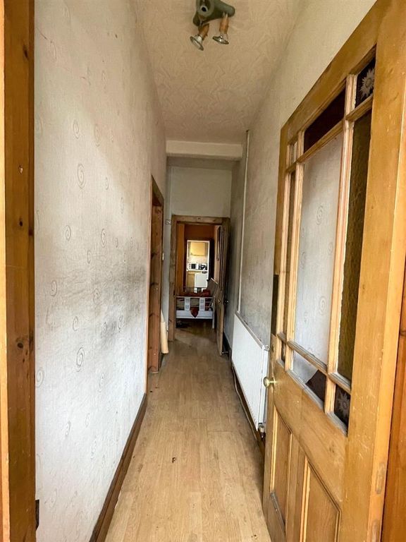 Property photo 2 of 13 Entrance Hall